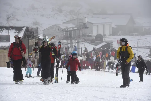 Esquiadores este fin de semana en la estación de Candanchú.