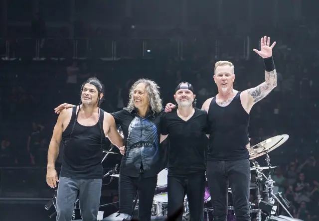 Araya, Hammett, Ulrich y Hetfield forman Metallica.