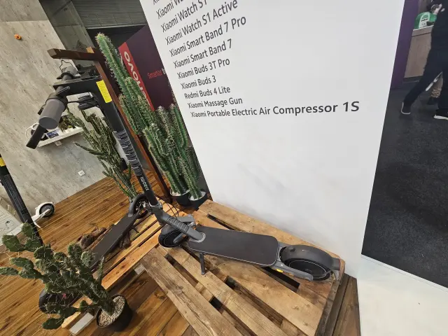 Uno de los ‘gadgets’ más buscados de este Mobile World Congress 2023 es el nuevo patinete de Xiaomi: el Mi Scooter Ultra. Su característica más destacada es la autonomía de hasta 70 kilómetros.