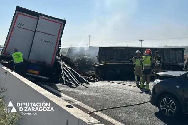 Accidente de dos camiones y una furgoneta, en Luceni.