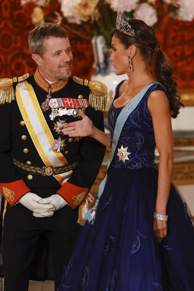 Spain's King Felipe, Queen Letizia and Denmark's Queen Margrethe attend the State Banquet at Christiansborg Castle in Copenhagen, Denmark, November 6, 2023. Ritzau Scanpix/Mads Claus Rasmussen via REUTERS    ATTENTION EDITORS - THIS IMAGE WAS PROVIDED BY A THIRD PARTY. DENMARK OUT. NO COMMERCIAL OR EDITORIAL SALES IN DENMARK. DENMARK-ROYALS/SPAIN