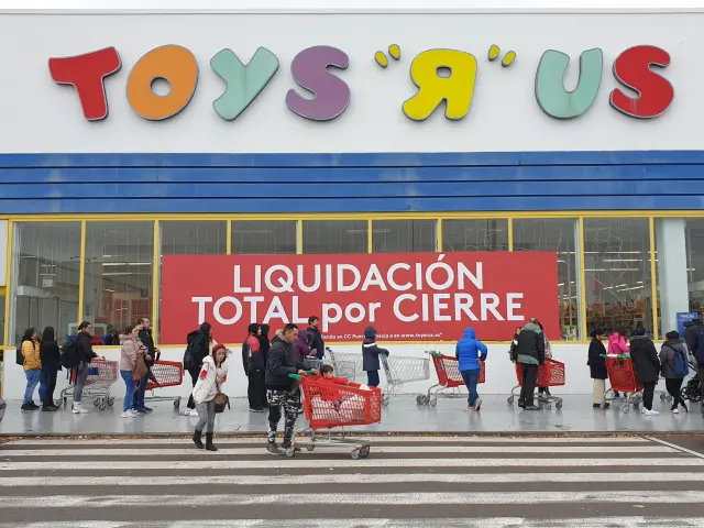Toys r sale us cierra