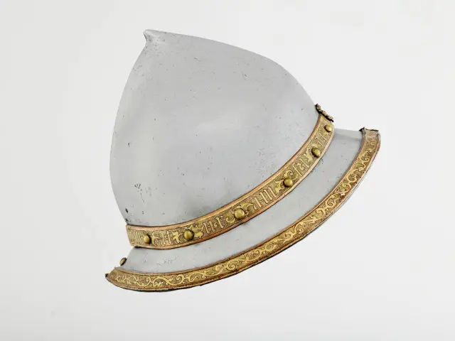 La Galería de las Colecciones Reales atesora un casco cuya pertenencia se atribuye a Fernando el Católico