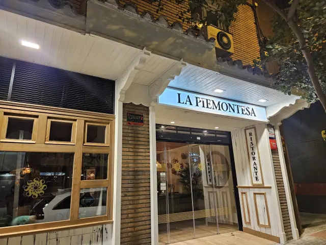 Restaurante La Piemontesa de Zaragoza, en la calle de Francisco Vitoria.