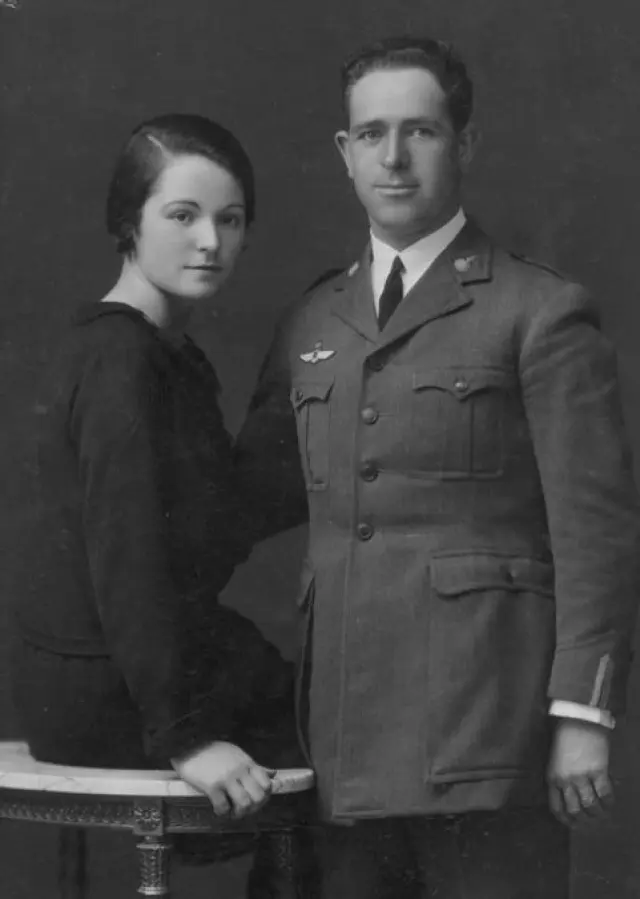 El piloto Antonio Salueña Lucientes y su mujer Eloísa Salueña Subías.