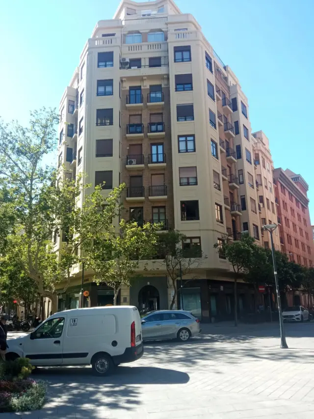Edificio de la calle Costa 2 donde estuvo el viceconsulado brittánico de Zaragoza durante la II Guerra Mundial. Los alemanes estaban en el cercano edificio de Costa 7.