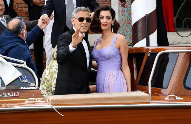 George Clooney y su esposa en Venecia.