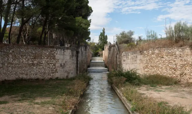 Esclusas de Valdegurriana, en el Canal Imperial de Aragón.
