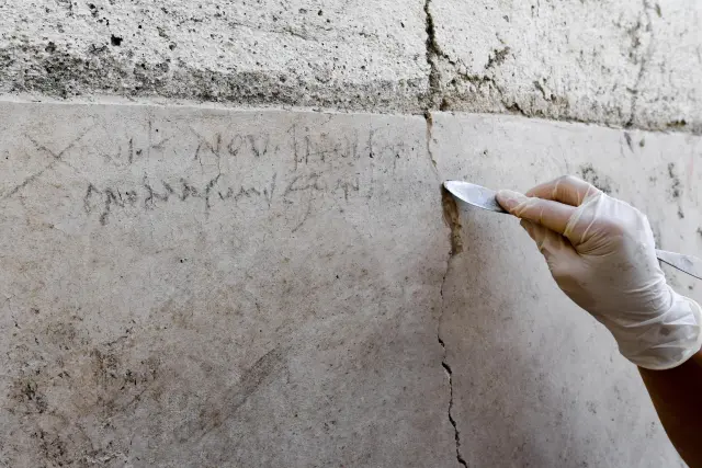Inscripción hallada en Pompeya.