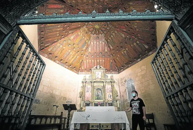 El impresionante artesonado mudéjar de la techumbre de Nuestra Señora de los Ángeles