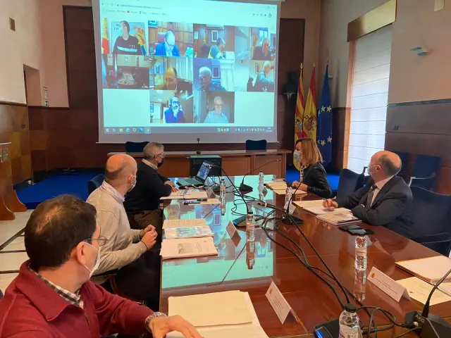 La delegada del Gobierno en Aragón, Pilar Alegría, ha presidido hoy la reunión de la Comisión Autonómica de Vialidad Invernal