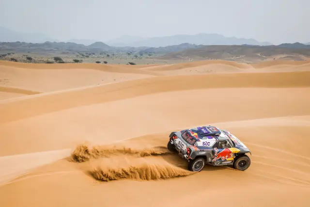 Peterhansel, durante la 11ª etapa del Dakar Rally 2021