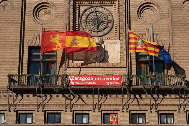 Fachada del Ayuntamiento de Zaragoza.