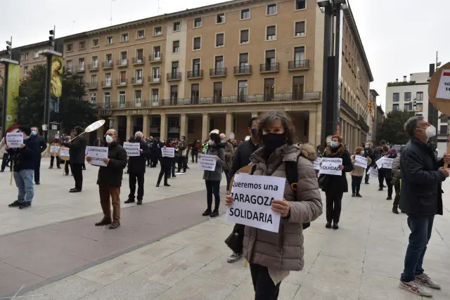 Protesta contra la aprobación del presupuesto de Zaragoza