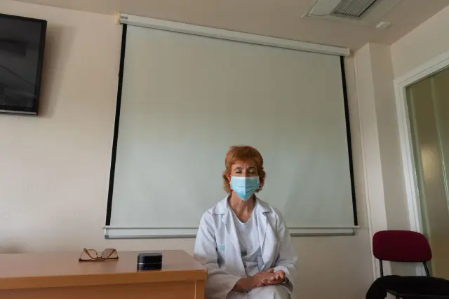 La psicóloga Pilar Paul, de prevención de riesgos del Servet, durante la sesión.