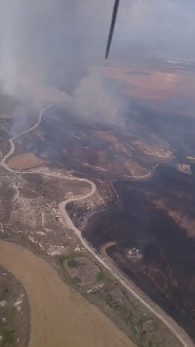 Imagen aérea de la superficie quemada en el incendio de Almudévar.