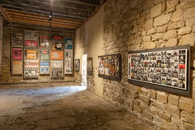 imagen de varios paneles de la exposición