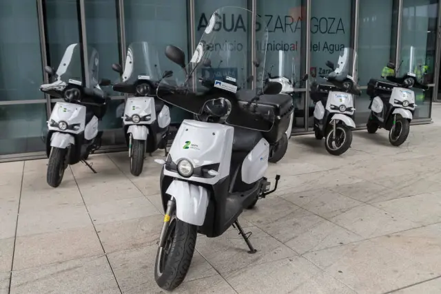 Flota eléctrica del servicio de Aguas Zaragoza que gestiona Aquara.
