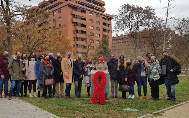 Foto de familia del acto institucional del Día Mundial de la Lucha contra el Sida.