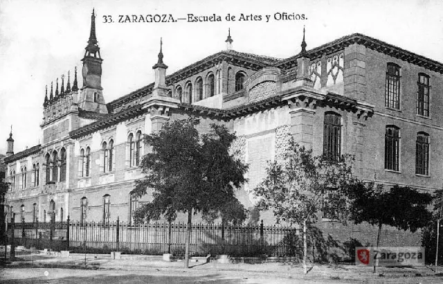 La Escuela de Artes y Oficios de Zaragoza, antes de la reforma en la década de los años 30.