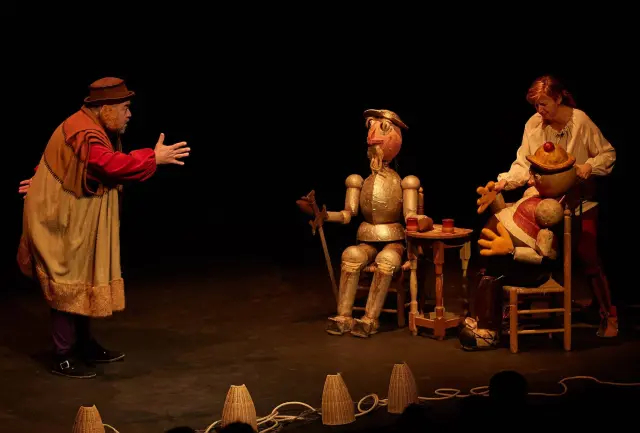 Iñaqui Juárez y Azucena Roda en 'Don Quijote por La Mancha de Aragón', de Teatro Arbolé.