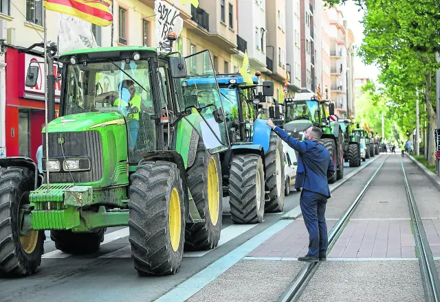 Una de las tractoradas protagonizadas por el sector agrario aragonés durante el pasado año en la capital aragonesa.