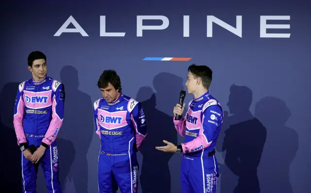 Fernando Alonso, Oscar Piastri yEsteban Ocon, integrantes del equipo Alpine