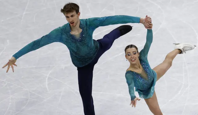 La patinadora española Laura Barquero y su pareja Marco Zandron en los Juegos Olímpìcos de Pekín