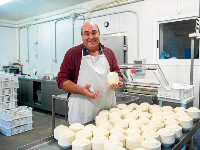 Carlos Grau y sus quesos de Tronchón