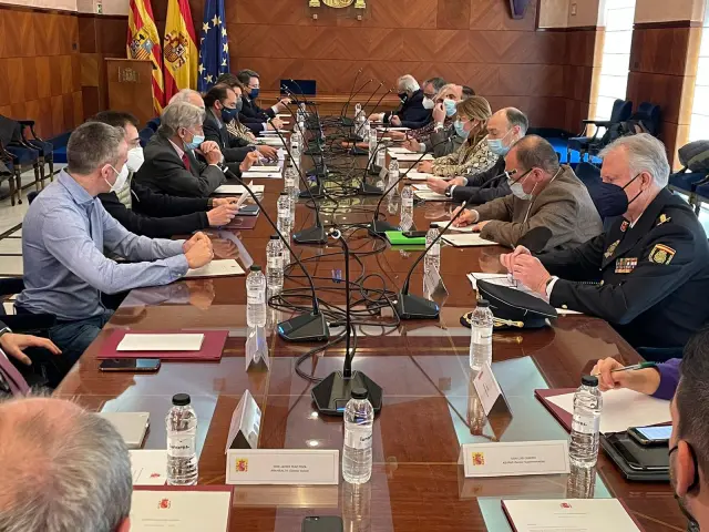 Reunión de la delegada del Gobierno en Aragón, Rosa Serrano, con sectores afectados por los paros de un sector minoritario del transporte