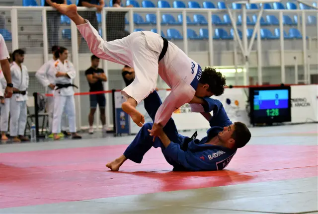 Binéfar acogió la I Copa de España por equipos mixtos de judo.