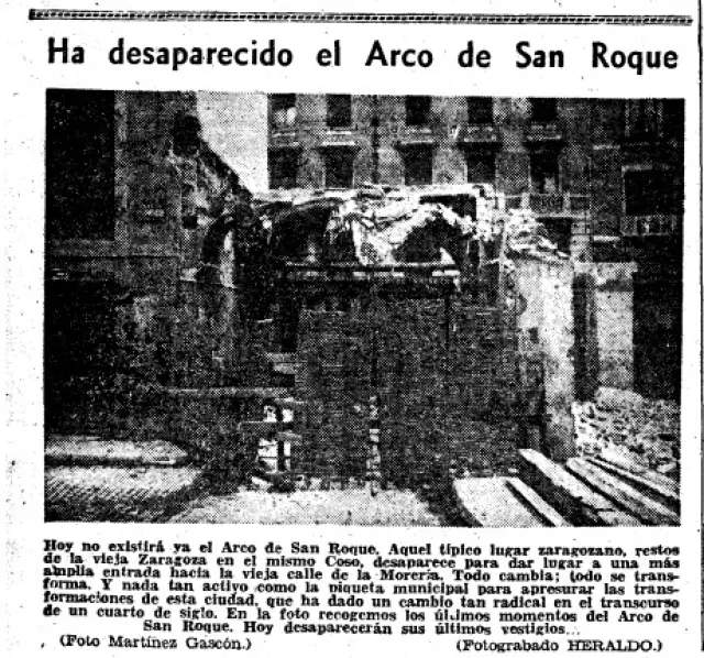 La noticia de la desaparición del arco, en el HERALDO de 1942.