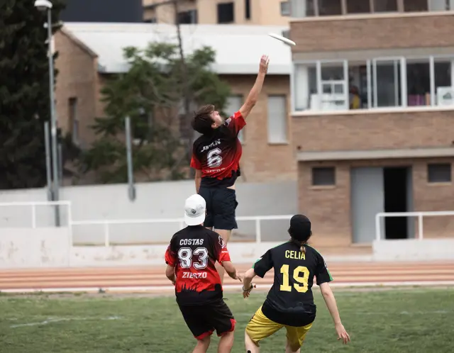 Torneo nacional de ultimate frisbee celebrado en el campus San Francisco de la Universidad de Zaragoza