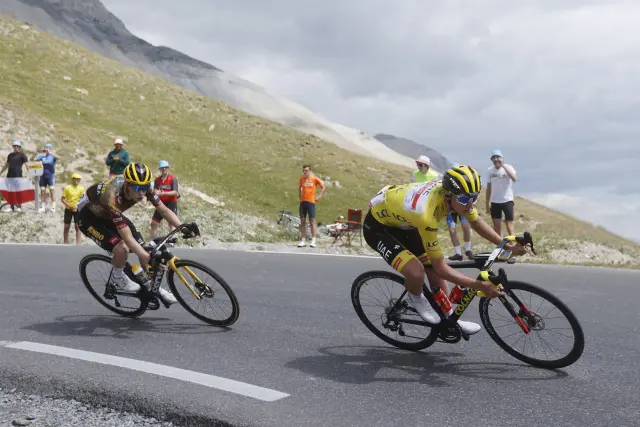 Pogacar y Vingegaard, en la undécima etapa del Tour de 151,7 km entre Albertville y el Col du Granon.