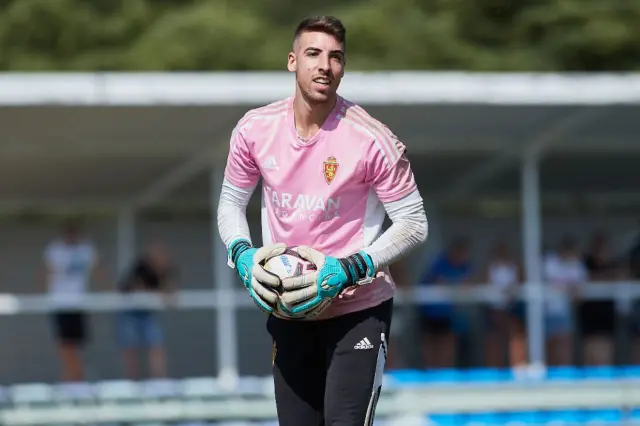 Daniel Rebollo, nuevo portero del Real Zaragoza, en la mañana de este martes en el entrenamiento en Boltaña.
