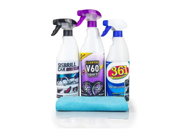 Kit básico de limpieza con tres productos imprescindibles.