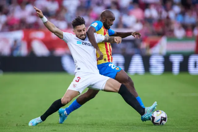 Sevilla y Valencia empatan en un duelo tenso