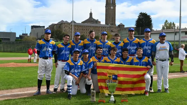 El equipo campeón de la selección aragonesa de béisbol.
