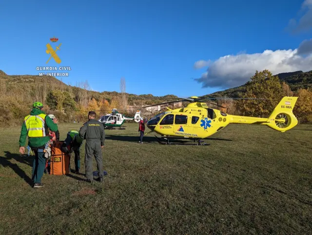 El helicóptero de la Guardia Civil evacuó al cazador herido en Nocito hasta una explanada, donde esperaba el aparato del 112.