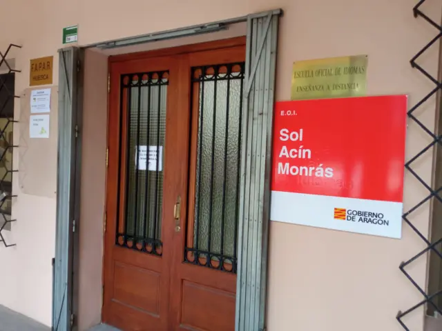 La Escuela de Idiomas de Huesca ya lleva el nombre de Sol Acín Monrás.