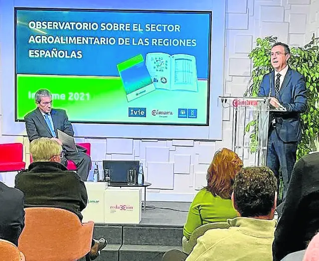 Baamonde y Maudos presentaron el informe Zaragoza.