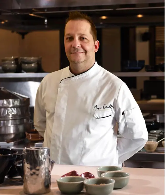 El chef Mario Cebolla trabaja como cocinero en los domicilios de particulares.