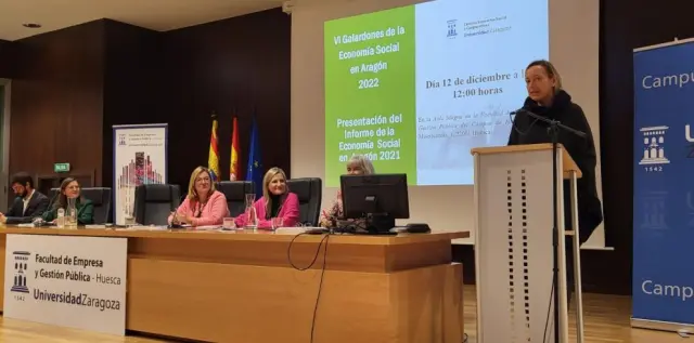 Marta Gastón, en la presentación del informe en el campus de Huesca.