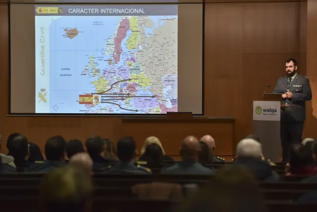Enrique Martín, capitán jefe de la Guardia Civil de Huesca, ha explicado la operación internacional contra las estafas con criptomonedas.