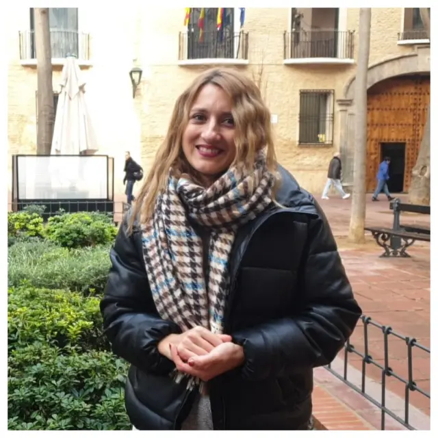 Svitlana Hanziuk, es ucraniana, sorda y trabaja en la Agrupación de personas Sordas de Zaragoza y Aragón.