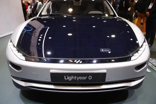 El Lightyaer 0 en un coche solar que promete una autonomía de 7 meses pero cuesta 250.000 euros. USA CONSUMER ELECTRONICS SHOW CES