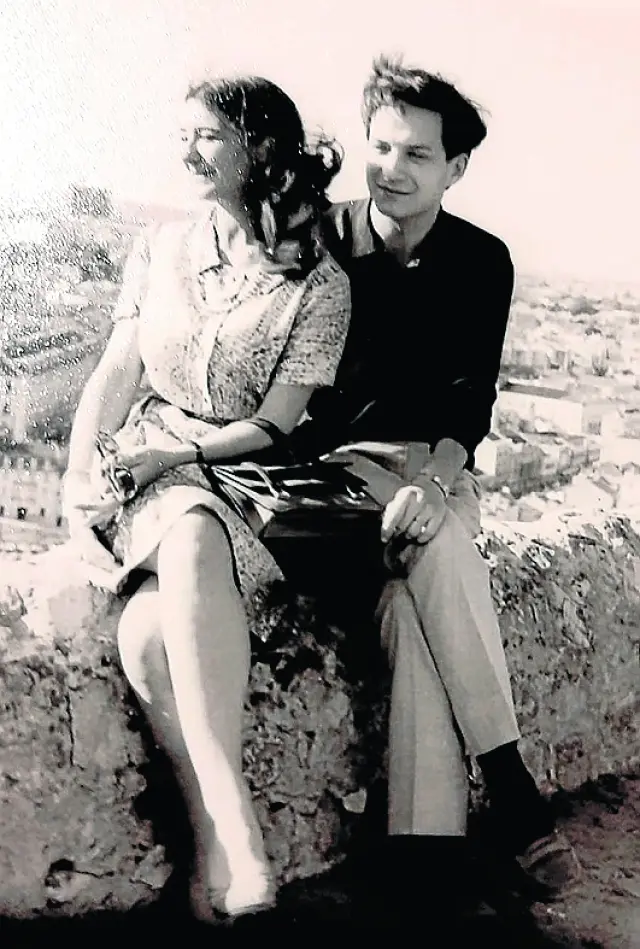 Lola Albiac y José-Carlos Mainer a principios de los 70 en Lisboa.