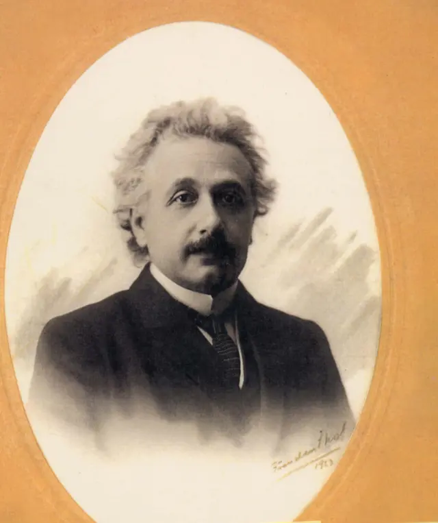 Retrato de Albert Einstein a su paso por Zaragoza en marzo de 1923.