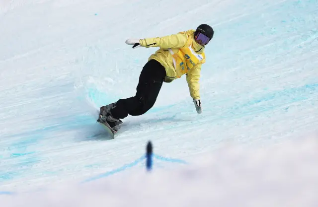 Mia Brookes durante el Campeonato Mundial de Snowboard.