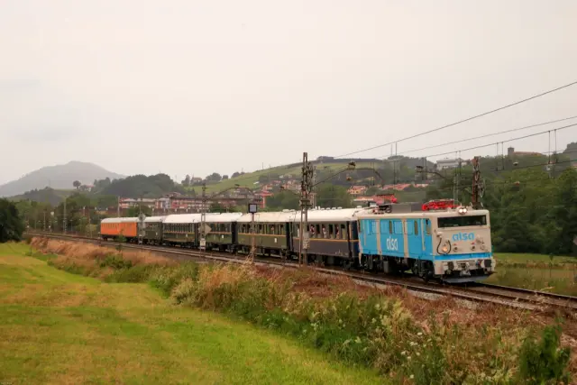 El Tren Azul de la Asociación Zaragozana de Amigos del Ferrocarril y Tranvías (Azaft) lo llevará una máquina de la compañía Alsa.